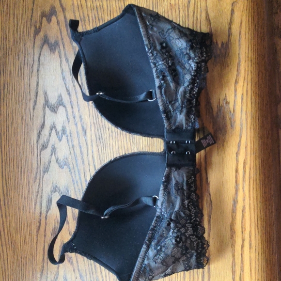 Victoria's Secret 34D bra - Picture 2 of 3